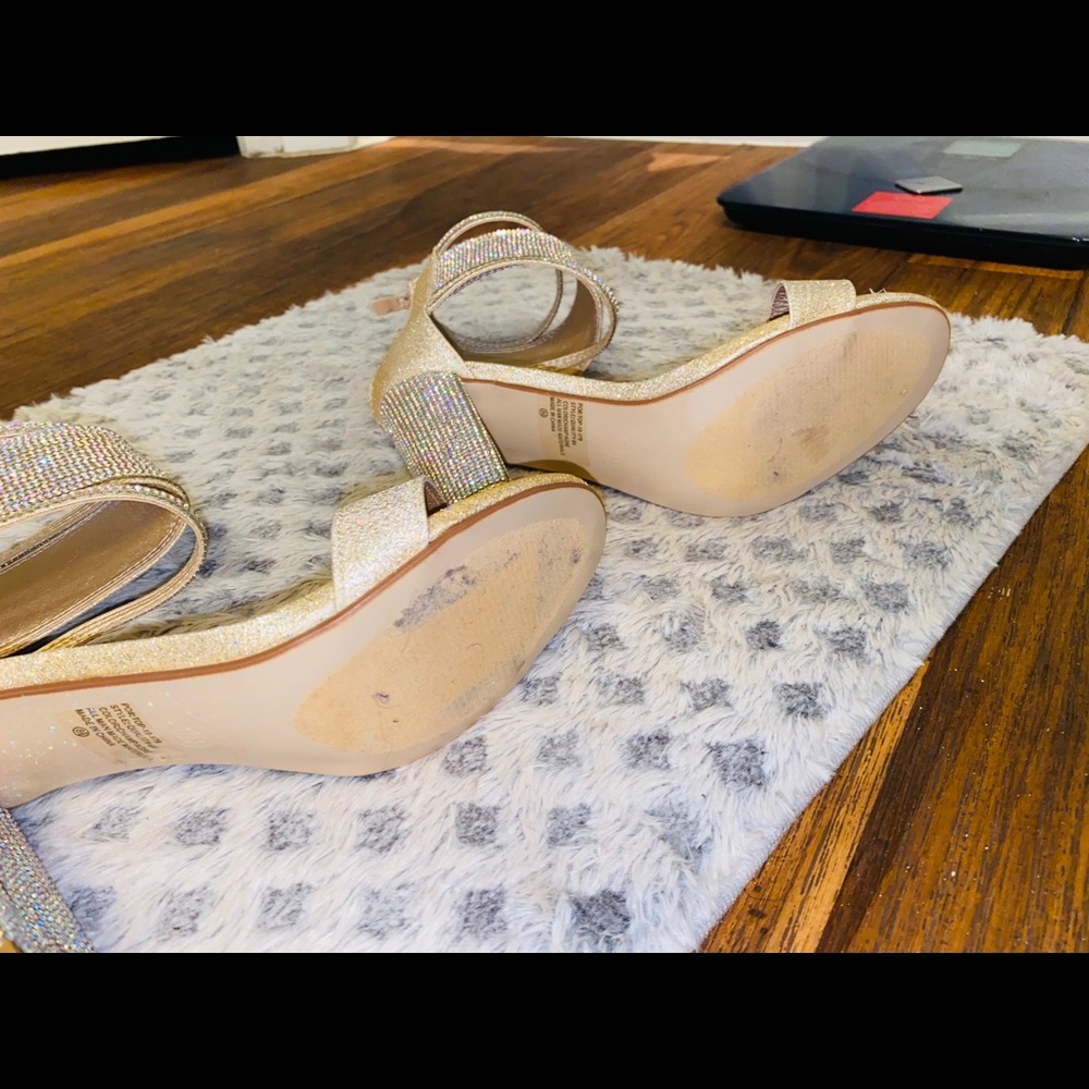 Platforms shoes gold rose